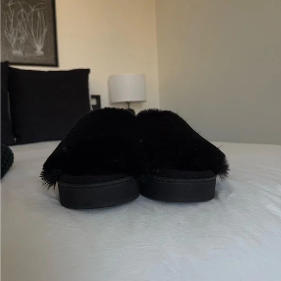 Jessica Simpson Black Faux Fur Slides - Picture 7 of 7